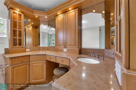 2840 NE 26th Court Fort Lauderdale FL 33306