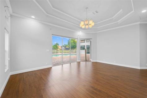 10203 NW 50th Place Coral Springs FL 33076