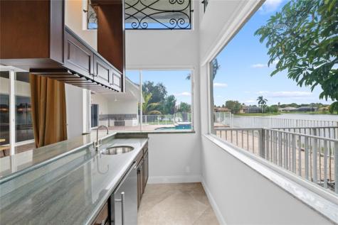 10203 NW 50th Place Coral Springs FL 33076