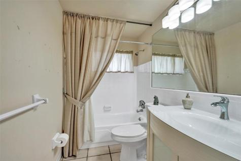 4712 NW 41st Avenue Tamarac FL 33319