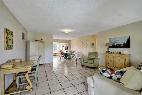 4712 NW 41st Avenue Tamarac FL 33319