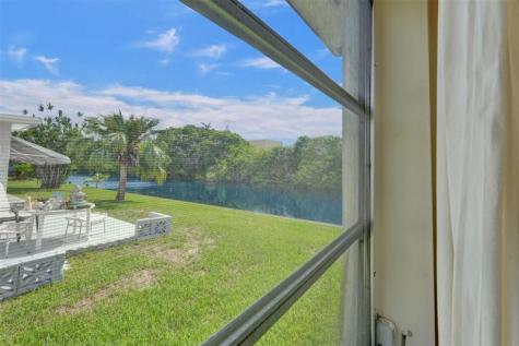 4712 NW 41st Avenue Tamarac FL 33319