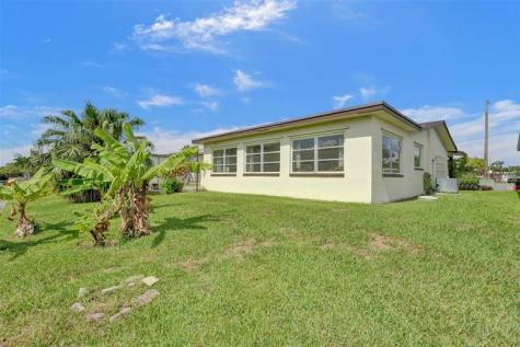4712 NW 41st Avenue Tamarac FL 33319
