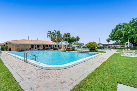 4712 NW 41st Avenue Tamarac FL 33319