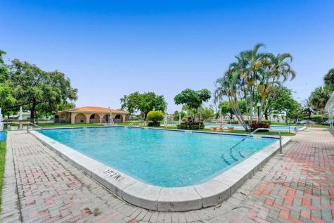 4712 NW 41st Avenue Tamarac FL 33319