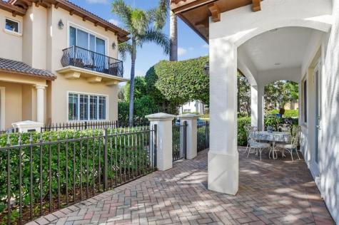 591 NW Library Commons Way Boca Raton FL 33432