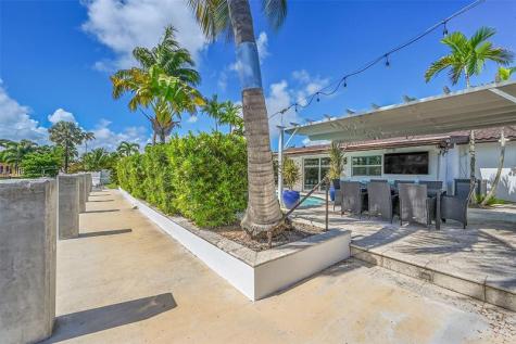 1080 SE 9th Avenue Pompano Beach FL 33060