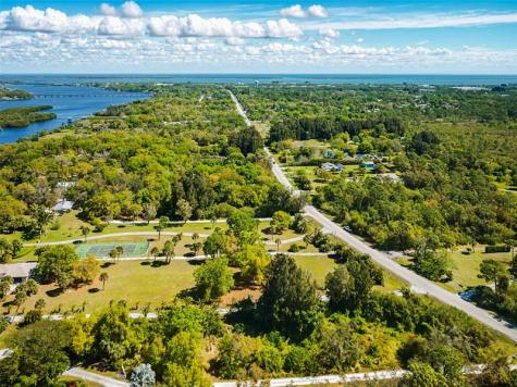 12405 Roseland Road Sebastian FL 32958