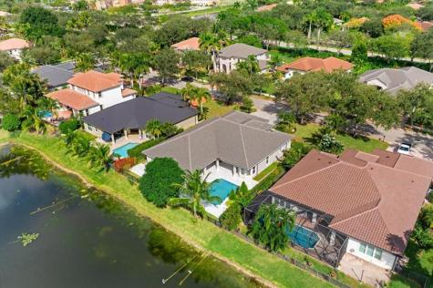 6895 NW 108th Avenue Parkland FL 33076