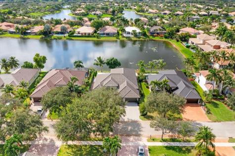 6895 NW 108th Avenue Parkland FL 33076