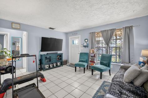 131 SW 7th Terrace Hallandale Beach FL 33009