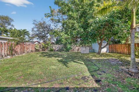 131 SW 7th Terrace Hallandale Beach FL 33009
