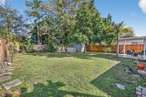 131 SW 7th Terrace Hallandale Beach FL 33009