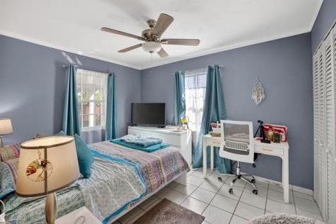 131 SW 7th Terrace Hallandale Beach FL 33009
