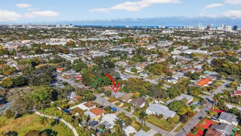 131 SW 7th Terrace Hallandale Beach FL 33009