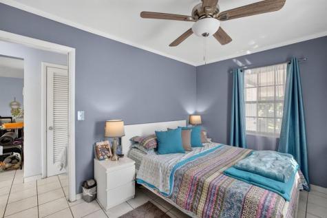131 SW 7th Terrace Hallandale Beach FL 33009