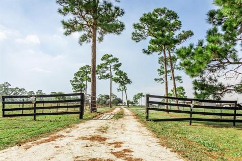 1075 SW Rucks Dairy Road Okeechobee FL 34974