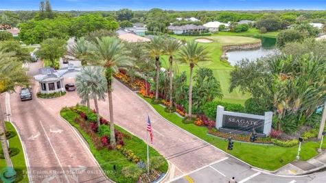 5100 Pineview Circle Delray Beach FL 33445