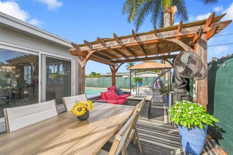 9661 NW 24th Place Sunrise FL 33322