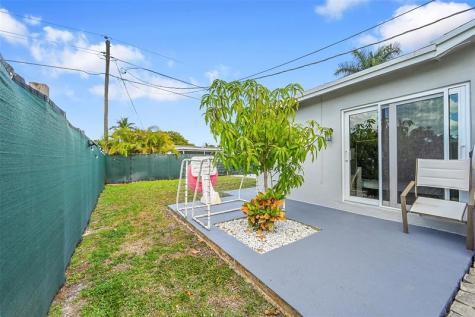 9661 NW 24th Place Sunrise FL 33322