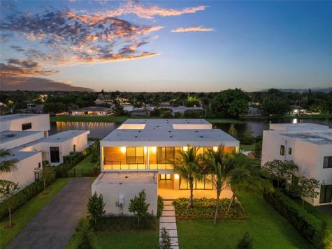 16722 S Botaniko Drive S Weston FL 33326