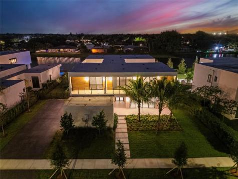 16722 S Botaniko Drive S Weston FL 33326