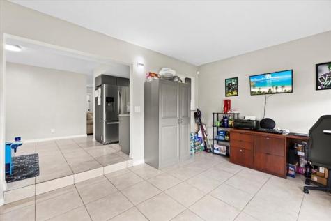 7303 NW 64th Street Tamarac FL 33321