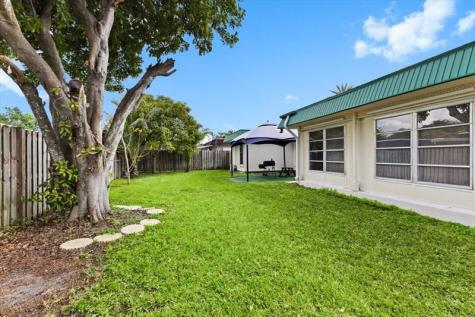 7303 NW 64th Street Tamarac FL 33321