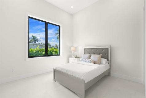 2724 NE 21st Court Fort Lauderdale FL 33305