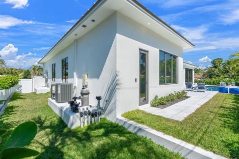 2724 NE 21st Court Fort Lauderdale FL 33305