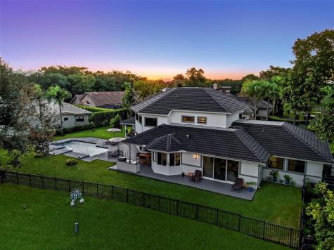 10038 Vestal Place Coral Springs FL 33071