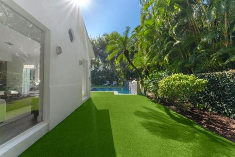2516 Sunset Drive Miami Beach FL 33140