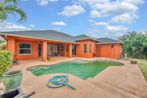 624 SW Nichols Terrace Port St Lucie FL 34953