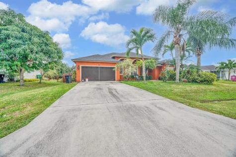 624 SW Nichols Terrace Port St Lucie FL 34953