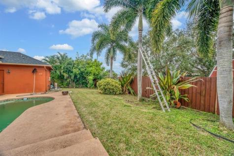 624 SW Nichols Terrace Port St Lucie FL 34953