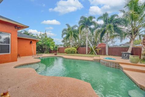 624 SW Nichols Terrace Port St Lucie FL 34953