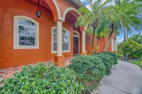624 SW Nichols Terrace Port St Lucie FL 34953