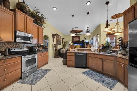 624 SW Nichols Terrace Port St Lucie FL 34953