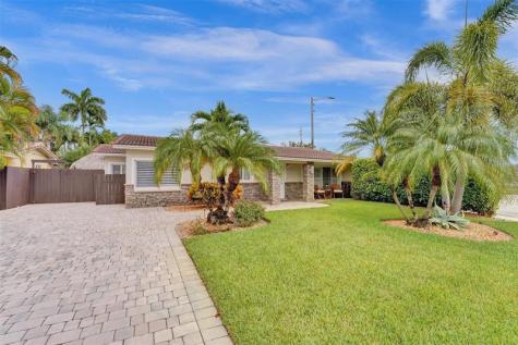 1245 NE 17th Way Fort Lauderdale FL 33304