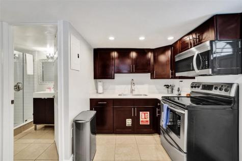 1245 NE 17th Way Fort Lauderdale FL 33304