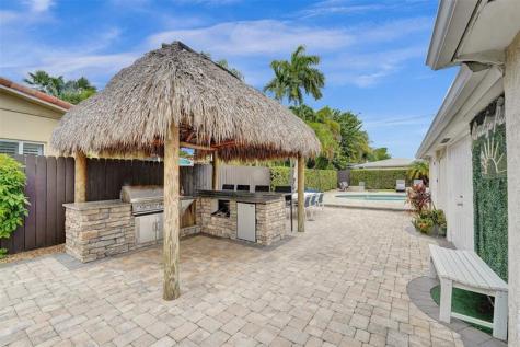 1245 NE 17th Way Fort Lauderdale FL 33304