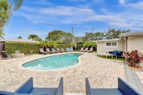 1245 NE 17th Way Fort Lauderdale FL 33304