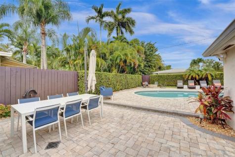 1245 NE 17th Way Fort Lauderdale FL 33304