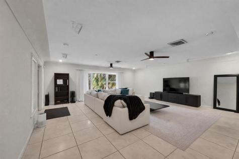 3999 NE 15th Avenue Oakland Park FL 33334