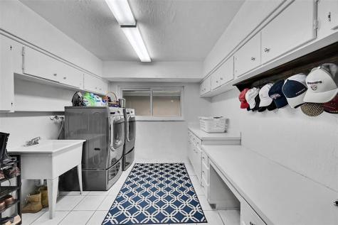 3999 NE 15th Avenue Oakland Park FL 33334