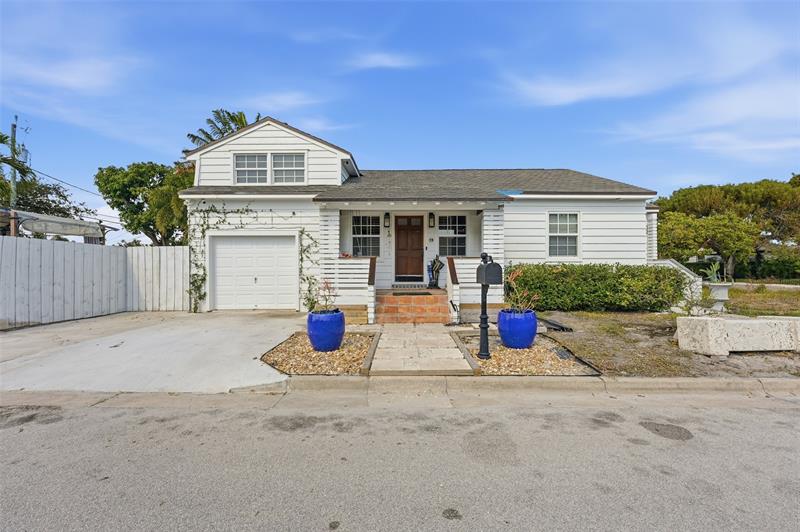 702 N 11th Avenue Lake Worth Beach FL 33460