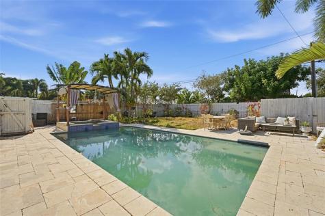 702 N 11th Avenue Lake Worth Beach FL 33460
