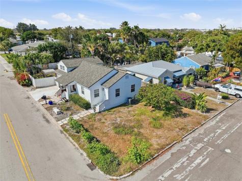 702 N 11th Avenue Lake Worth Beach FL 33460