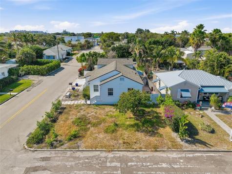 702 N 11th Avenue Lake Worth Beach FL 33460