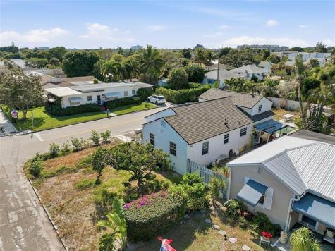 702 N 11th Avenue Lake Worth Beach FL 33460